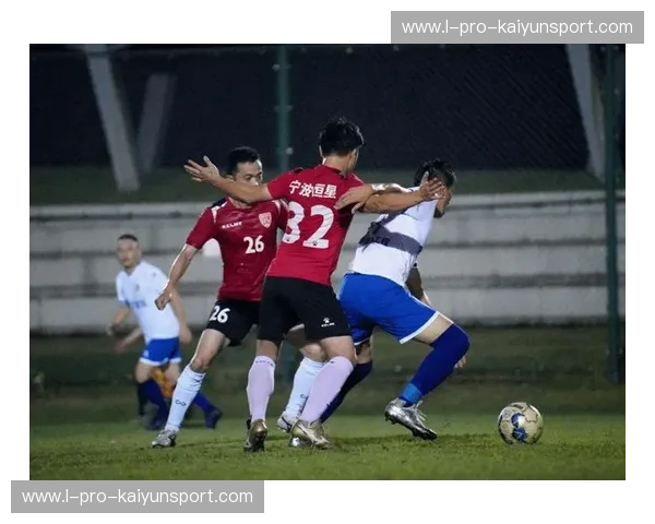 足球战报：激情四溢的赛场风云，战术与荣耀的交织